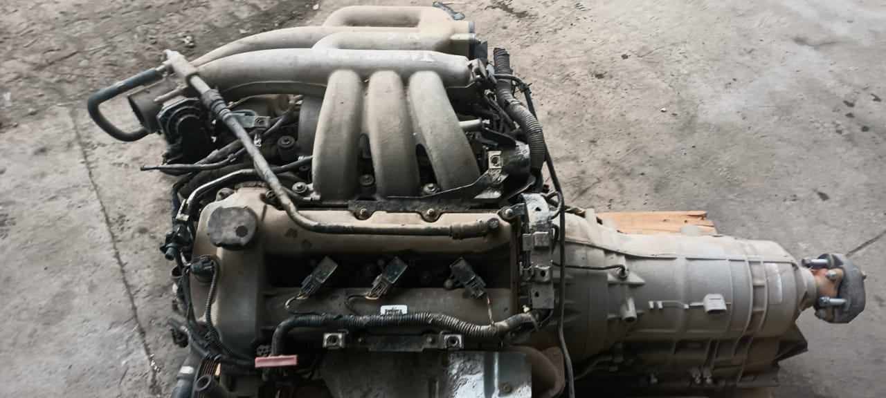 MUñON Otra JAGUAR 2000  USADO  EN DESARME